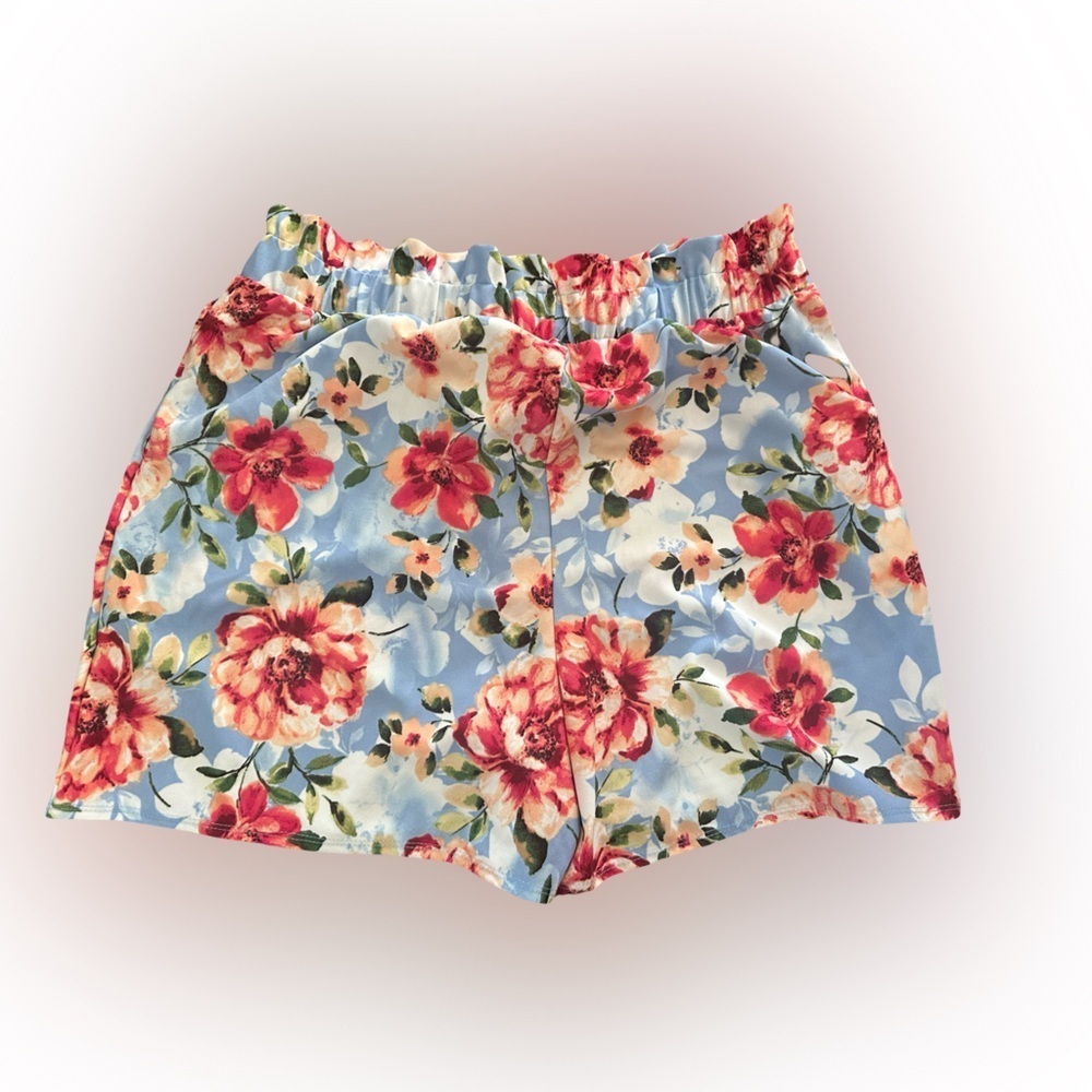 HEIMISH USA Floral Women's Shorts - Blue and Red